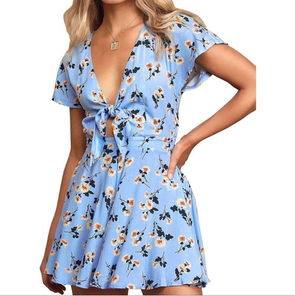 Lulus Pants - Lulus Dondi She's So Sweet Light Blue Floral Print Tie-Front Rayon Romper XS